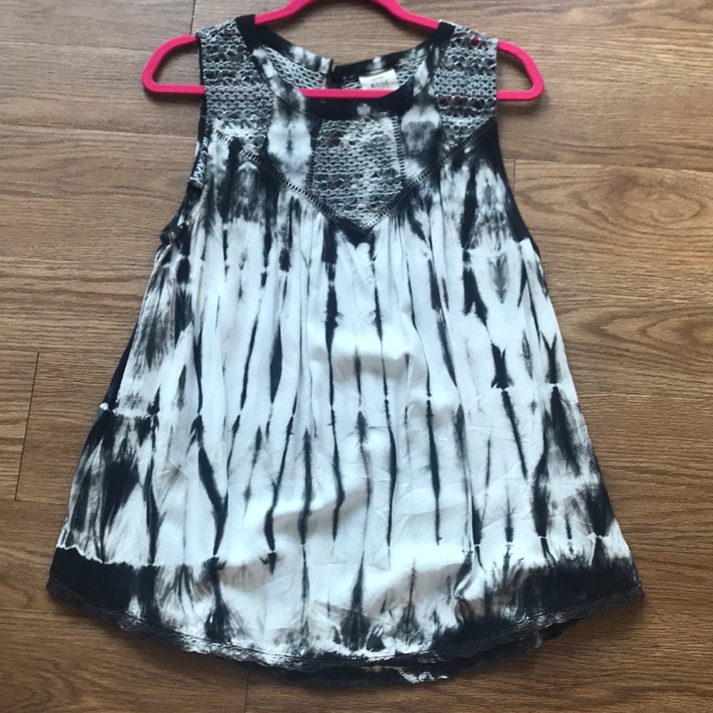 Tie dye tank. Cute hippy style. Casual